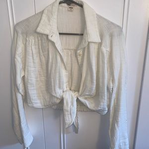 Cropped billabong tie button down